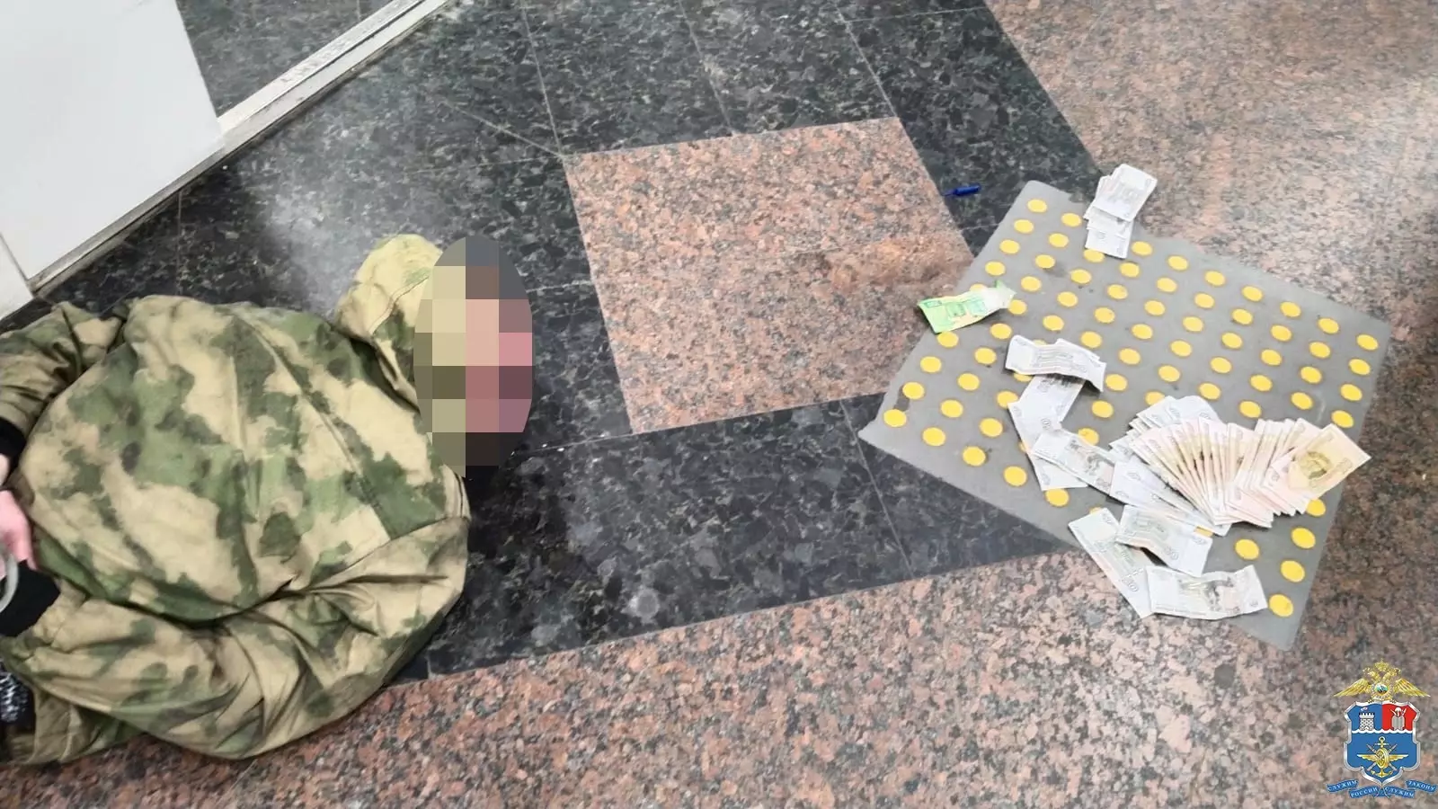 Мужчина ограбил торговый киоск на вокзале Ростова-на-Дону и попался с наркотиками