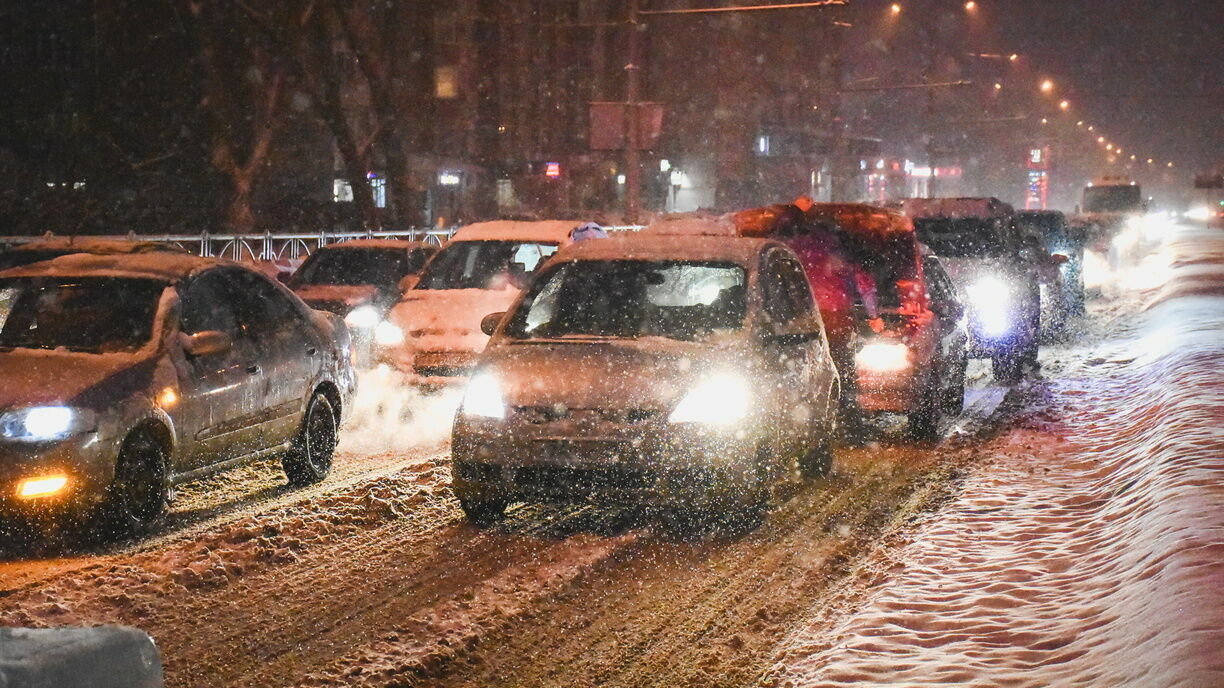 Из-за снегопада цены на такси в Ростове подскочили в три раза