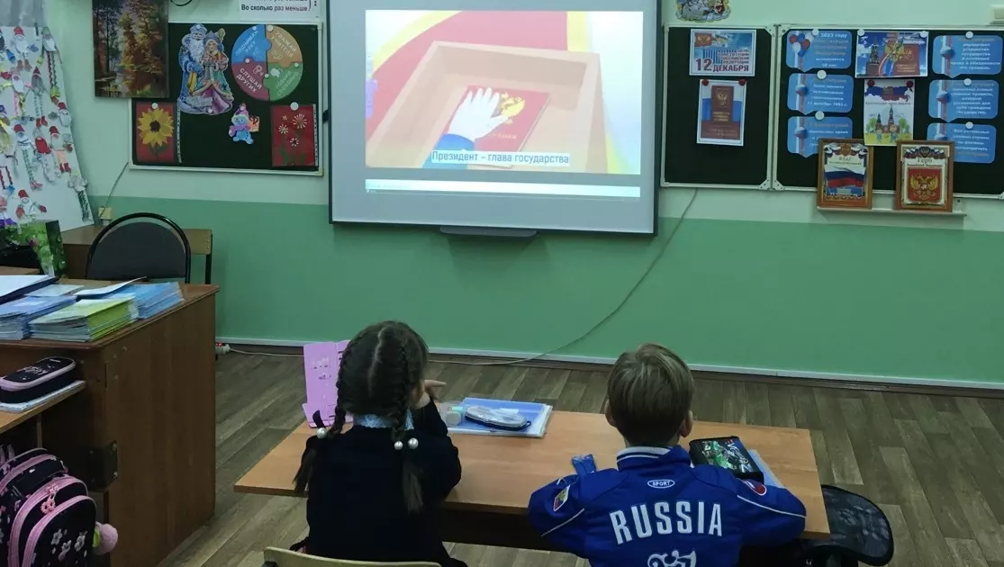 Сидят в куртках на уроках: Гимназия в Ростовской области осталась без отопления