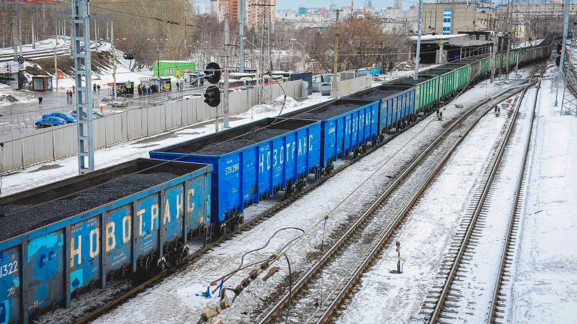 В Ростовской области поезд насмерть сбил мать двоих детей по пути на работу