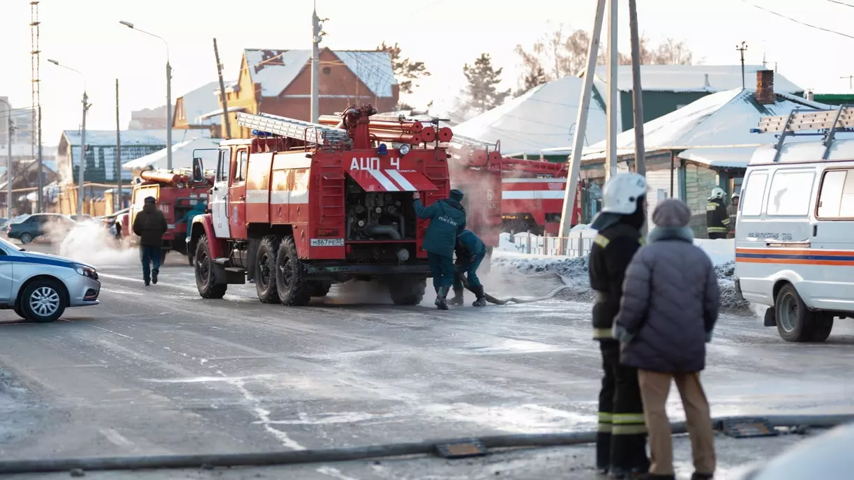 В Ростовской области тушили пожар на заводе и разбирались в причинах пробок на М-4