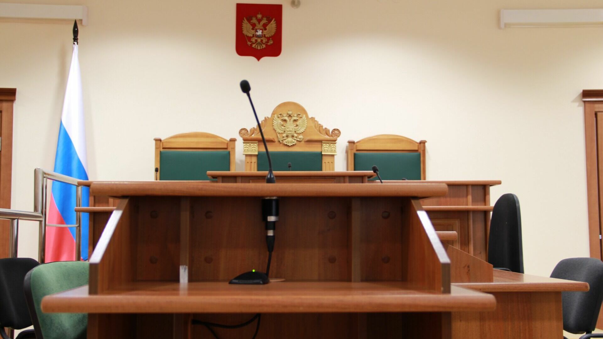 Судебный пристав из Ростова попал под следствие из-за взятки в 50 тысяч рублей