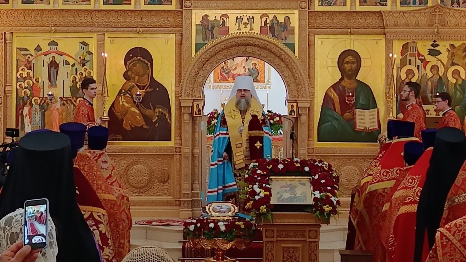 В Ростов прибыли мощи великомученика Георгия Победоносца