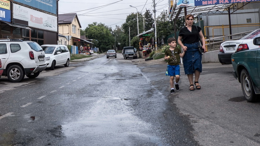 Ростовчанин пожаловался на отсутствие пешеходного перехода в Железнодорожном районе