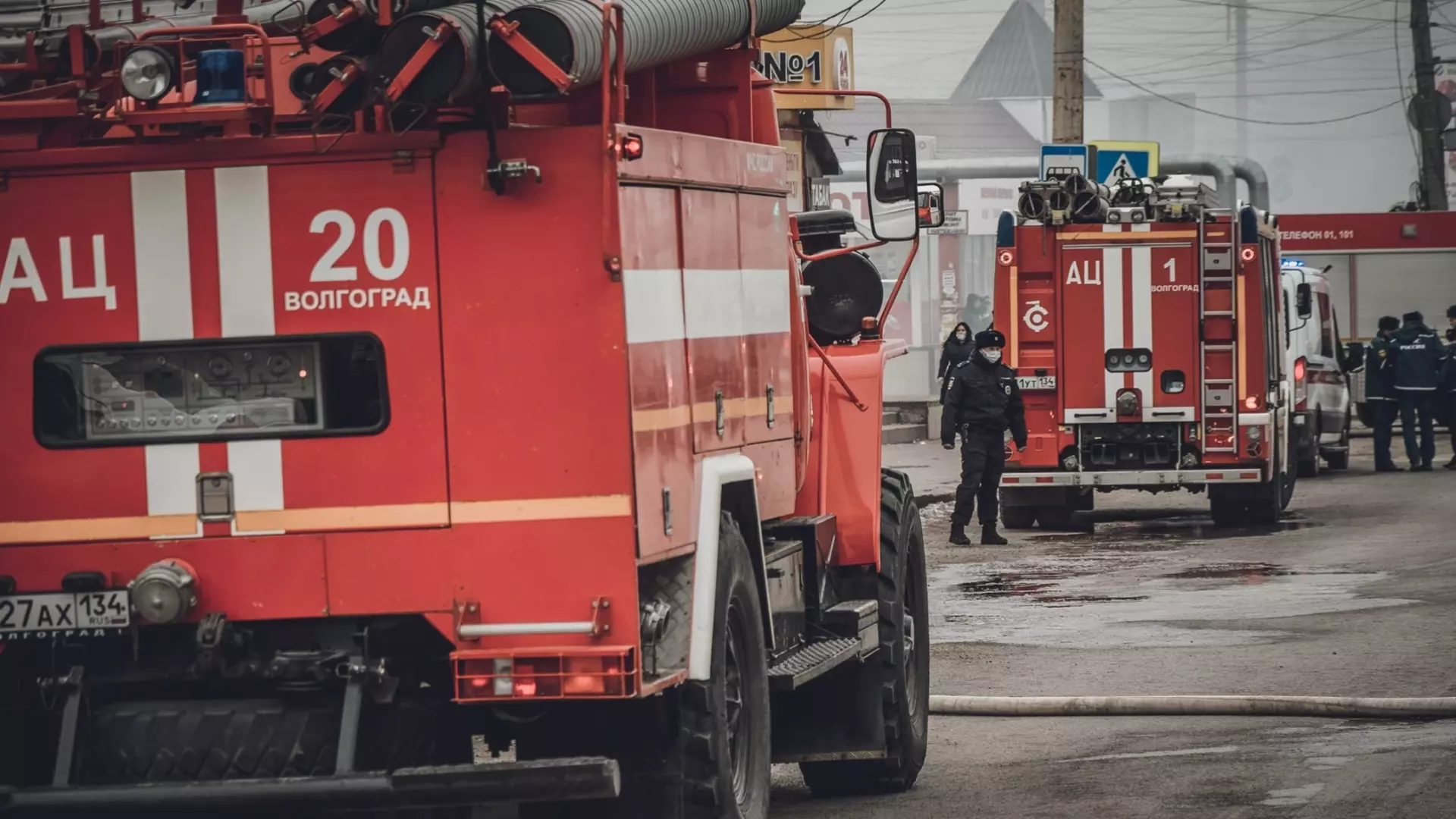 Появилось видео страшного пожара в погибшей женщиной в Ростове