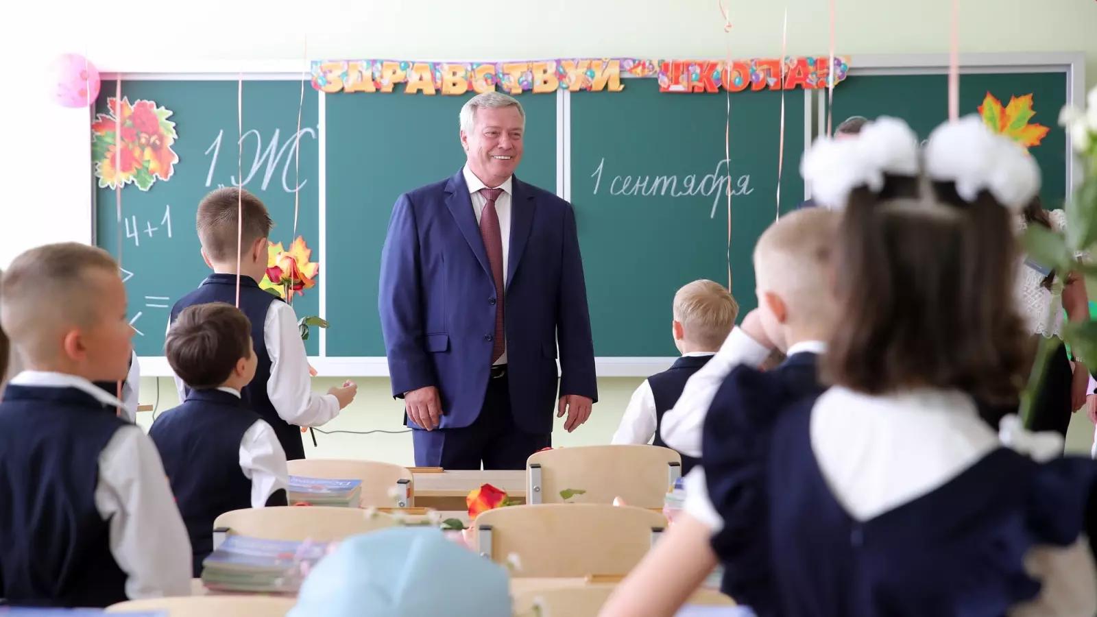 В Ростове с 1 апреля начнется подача заявлений для приема детей в школы