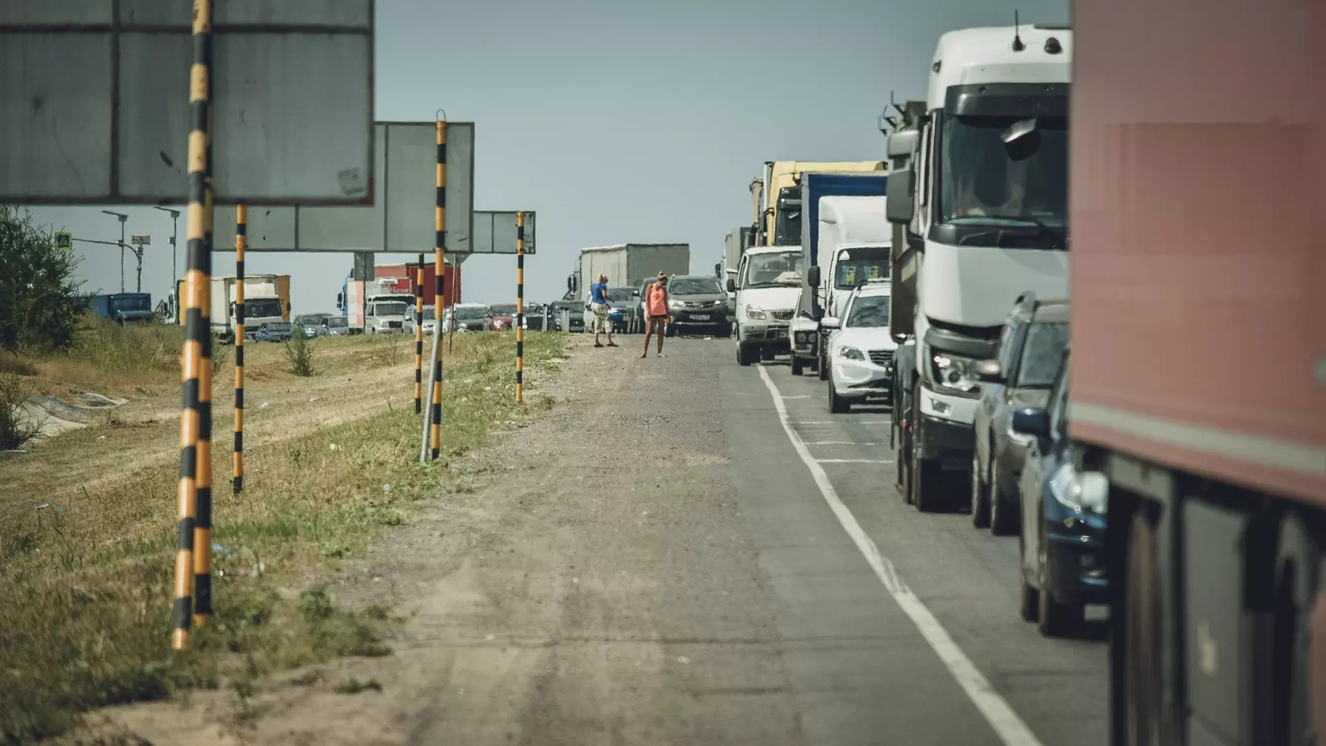 Пробка в 27 км собралась на М-4 в Ростовской области из-за ремонта дороги