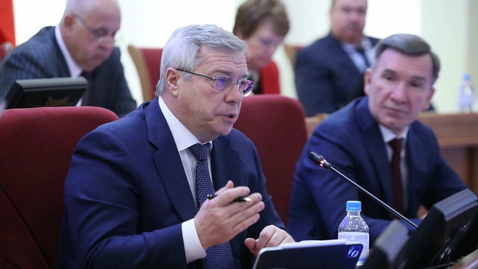 Губернатор Василий Голубев потребовал поднять зарплату аграриям в Ростовской области