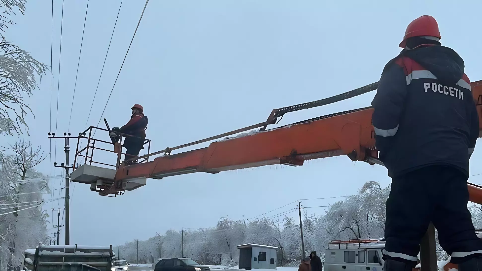 Энергетиков Ростовской области перевели на особый режим работы из-за непогоды