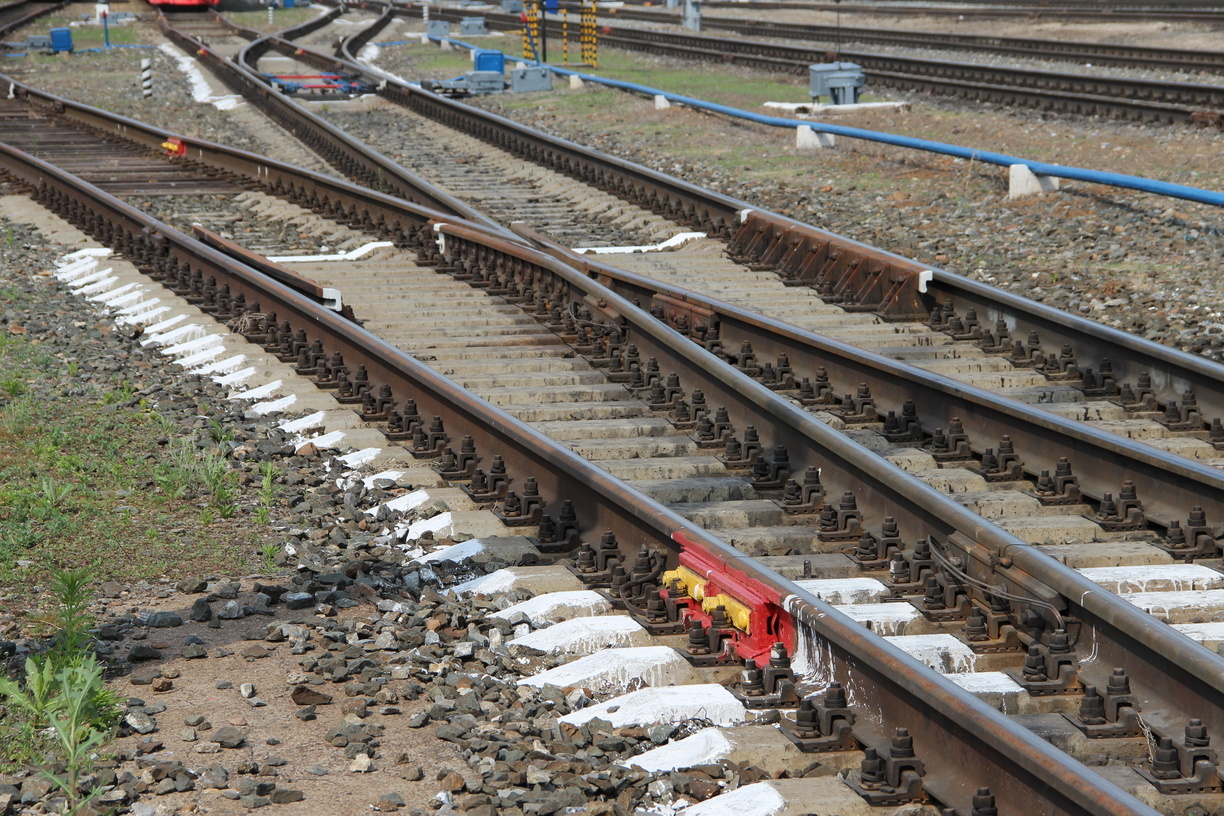 Поезд насмерть сбил мужчину в Ростовской области