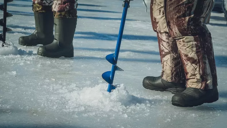 Немыслимых размеров щуку поймал рыбак в Ростовской области