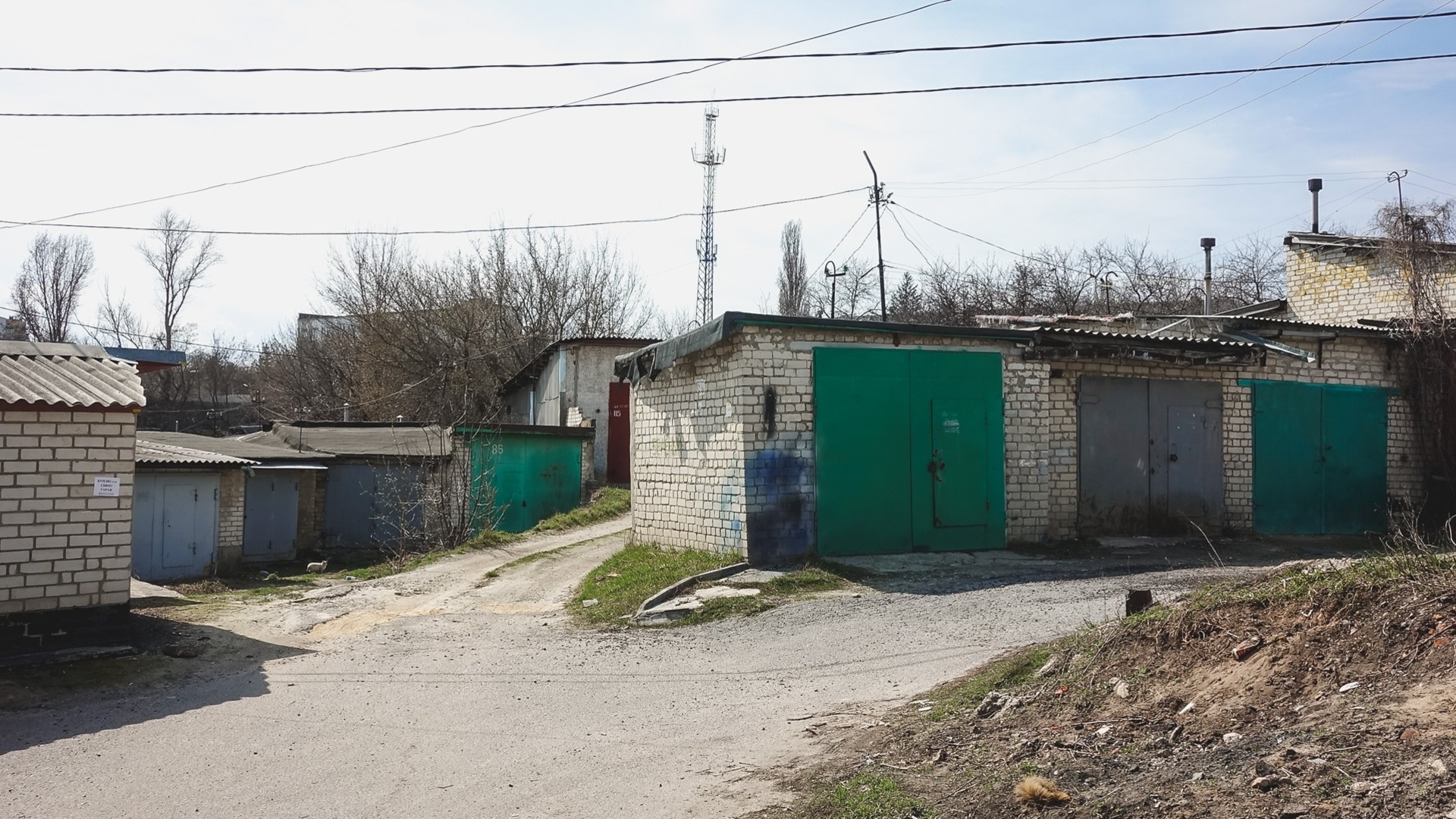 В Ростове планируют массово сносить бесхозные гаражи