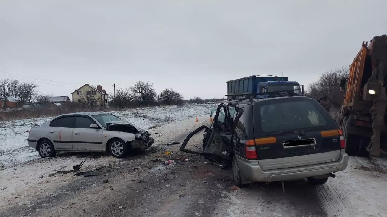 Один погиб и четверо пострадали из-за водителя-лихача в Ростовской области