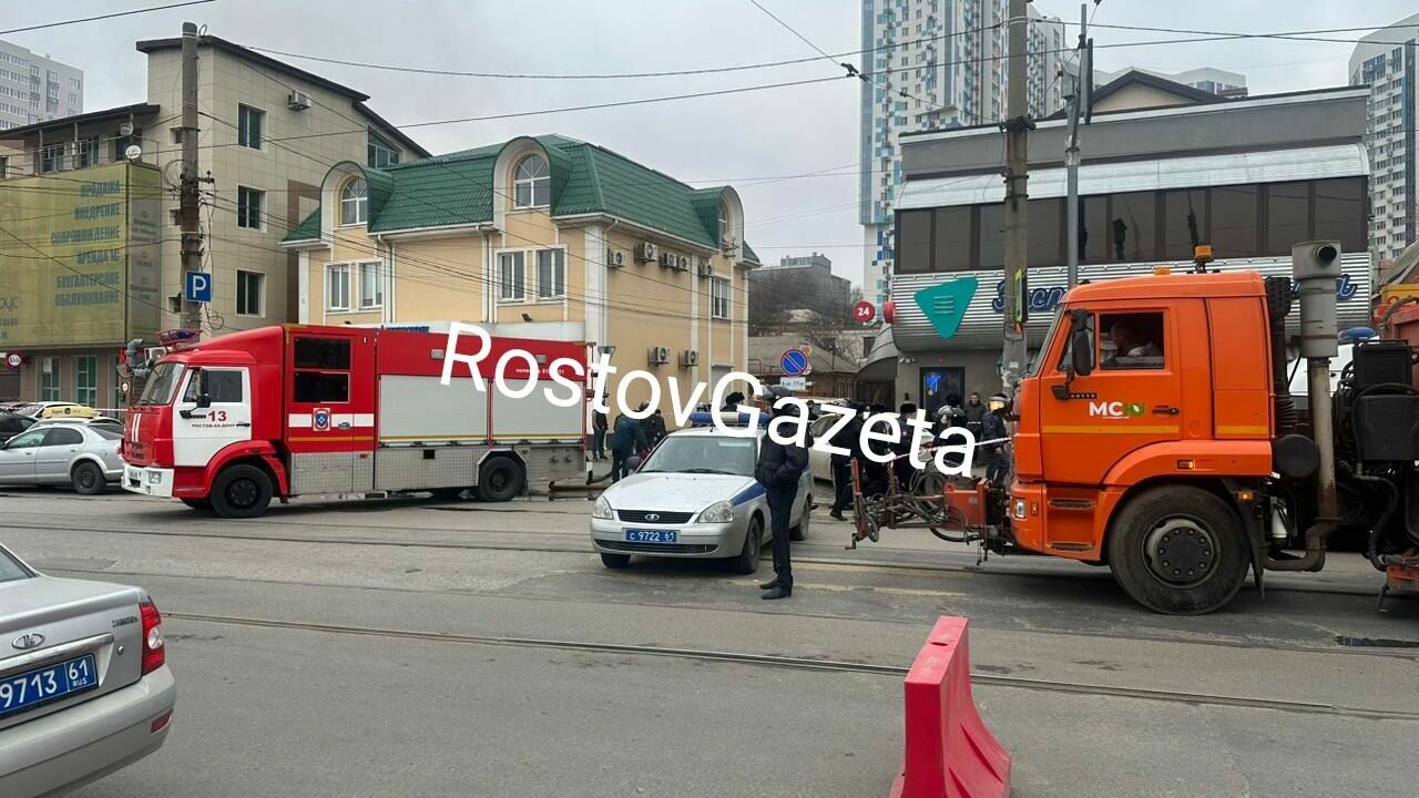 Пожарные заявили, что быстро потушить здание Погрануправления ФСБ в Ростове не выйдет