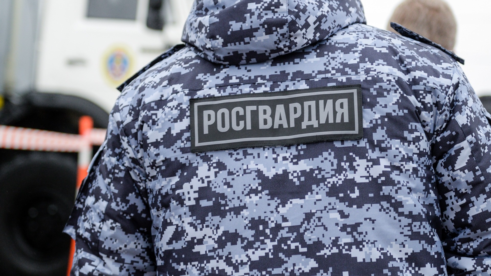 Появились кадры с места вооруженного нападения у школы в Ростовской области