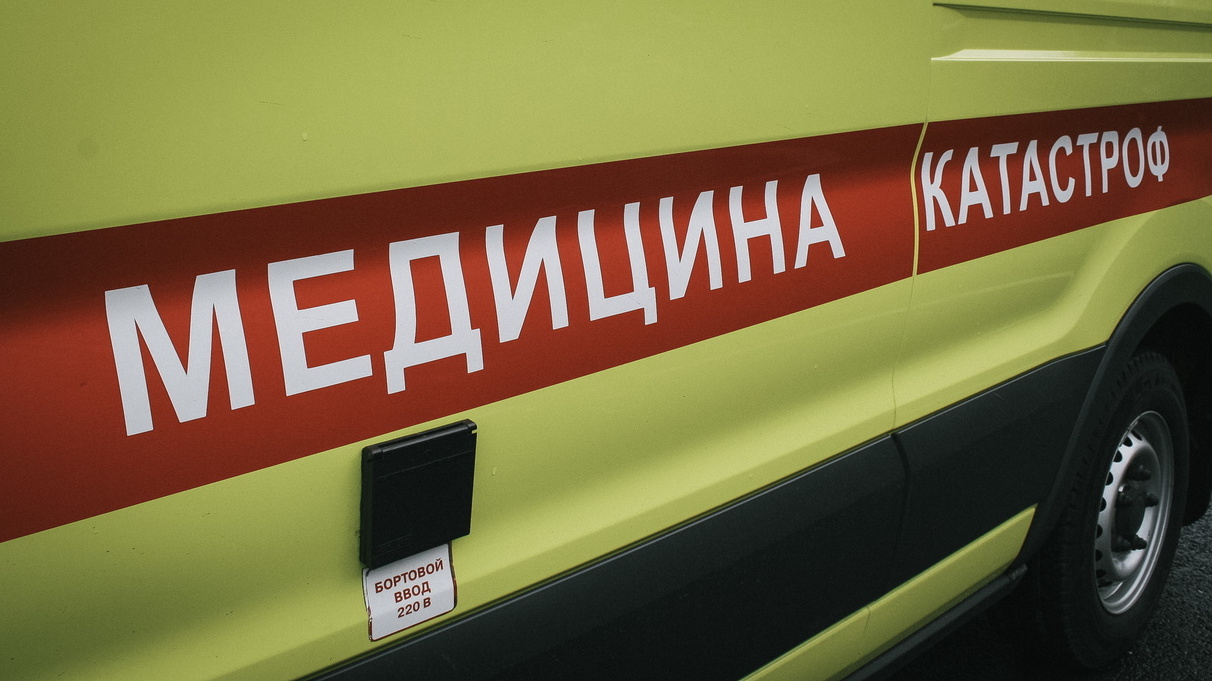 Попавшего под колеса автобуса школьника доставили в реанимацию в Ростове-на-Дону