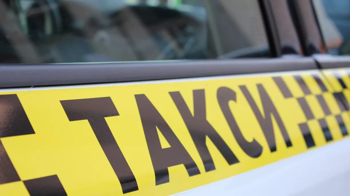 Серьезный дефицит таксистов наметился в Ростовской области
