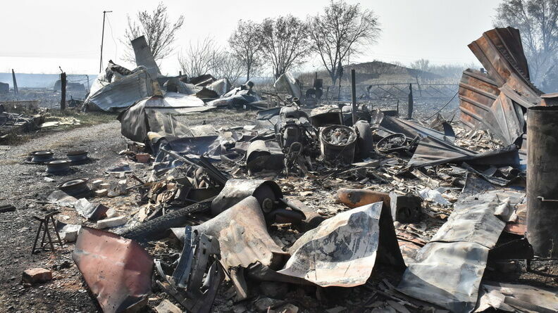 В хуторе Махин Аксайского района при пожаре в ангаре человек вечером 9 марта