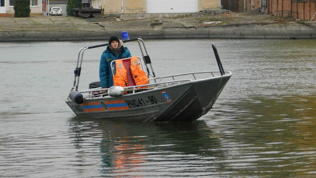 Хозяин моторной лодки устроил смертельную аварию на реке в Ростовской области