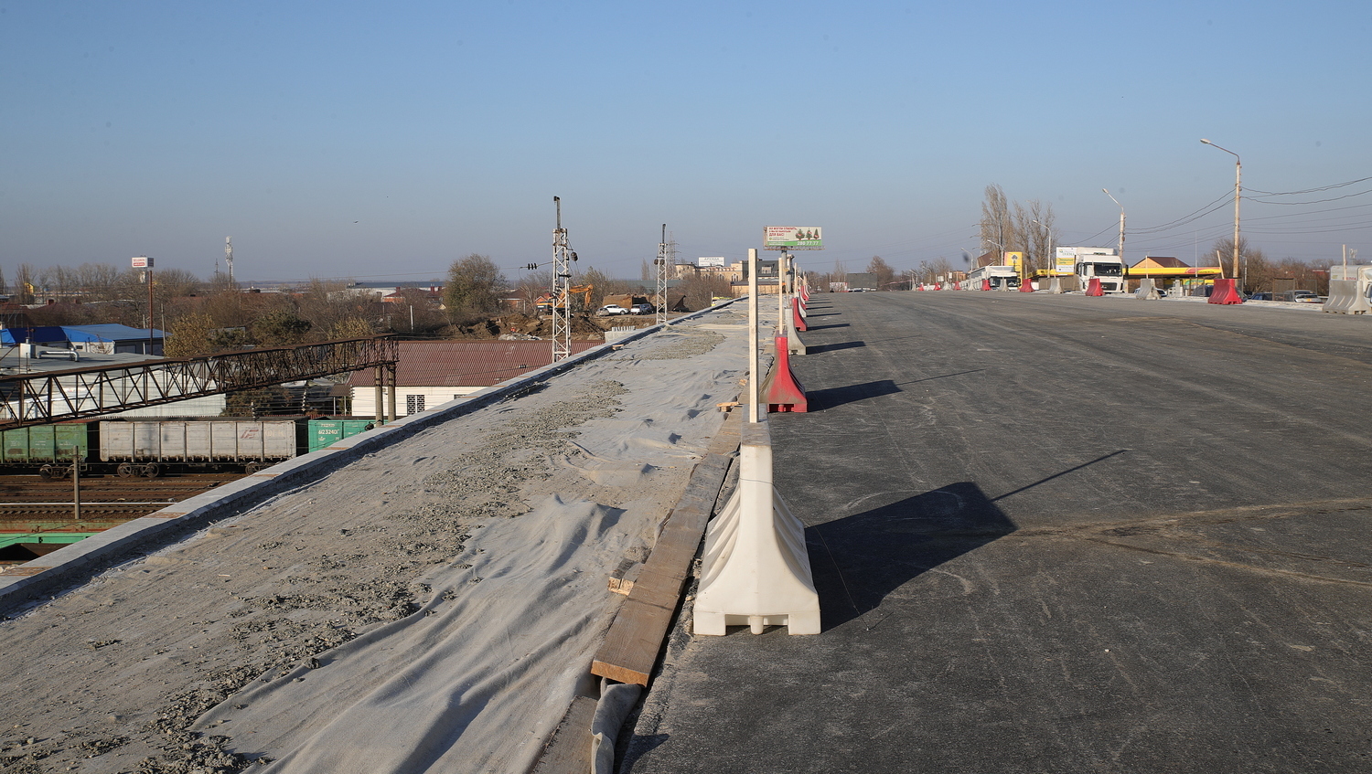 В Ростове реконструируют ливневку на участке Малиновского, который постоянно топит