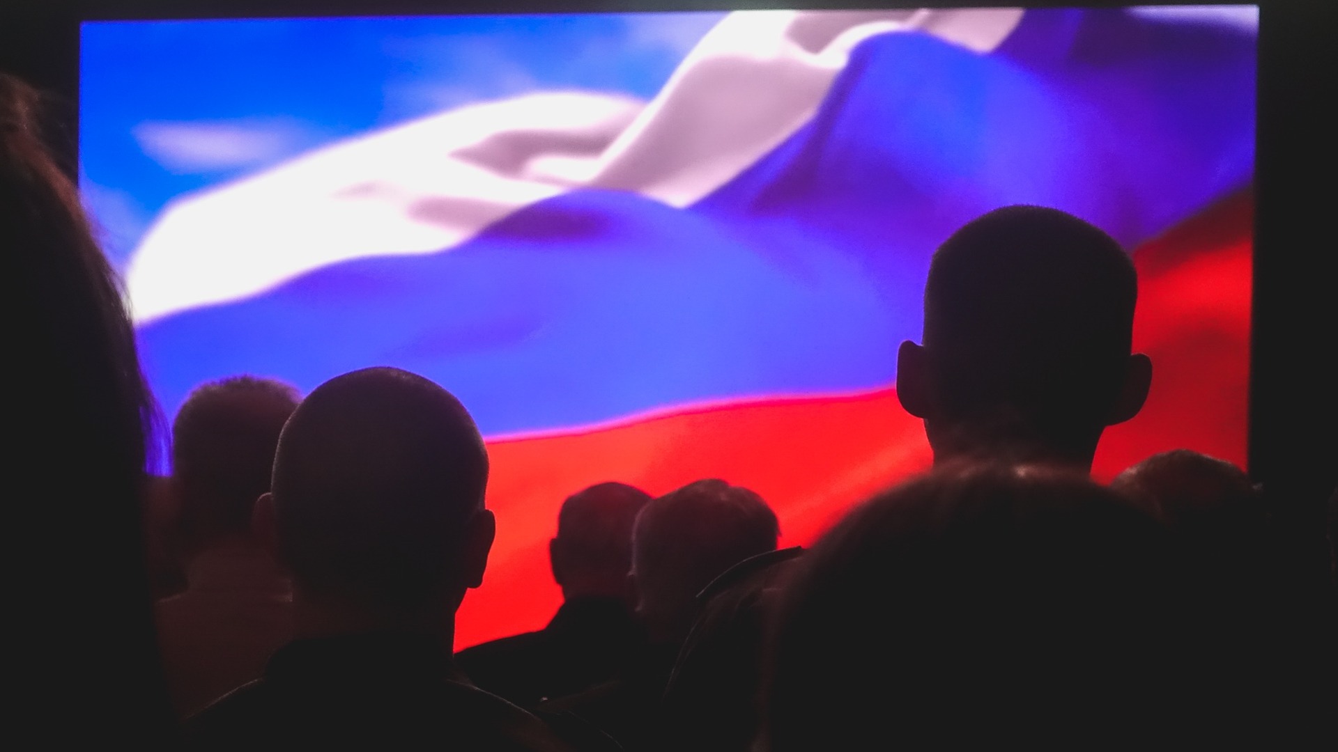 Власти Ростова рассказали о мероприятиях в честь Дня флага России 22 августа