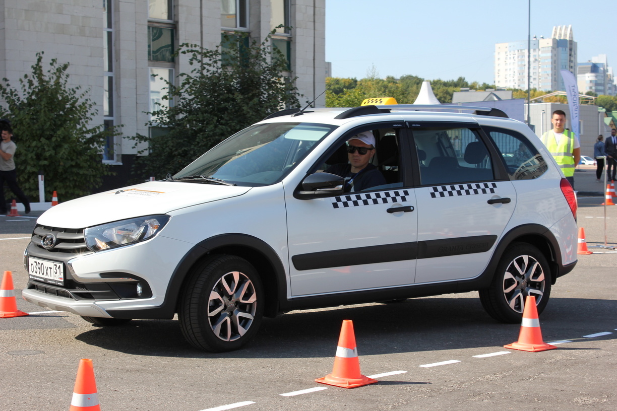 В Ростовской области водителям с судимостью запретят работать в такси в 2023 году