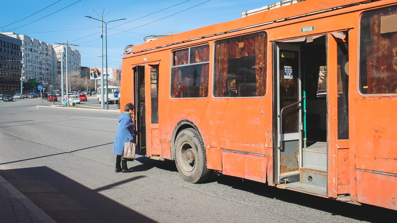 Ростовчане заявили о включенном отоплении в автобусе в 30-градусную жару