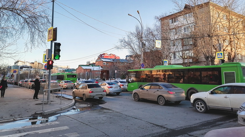 Ростовчане попросили расширить дорогу на Оганова до двух полос