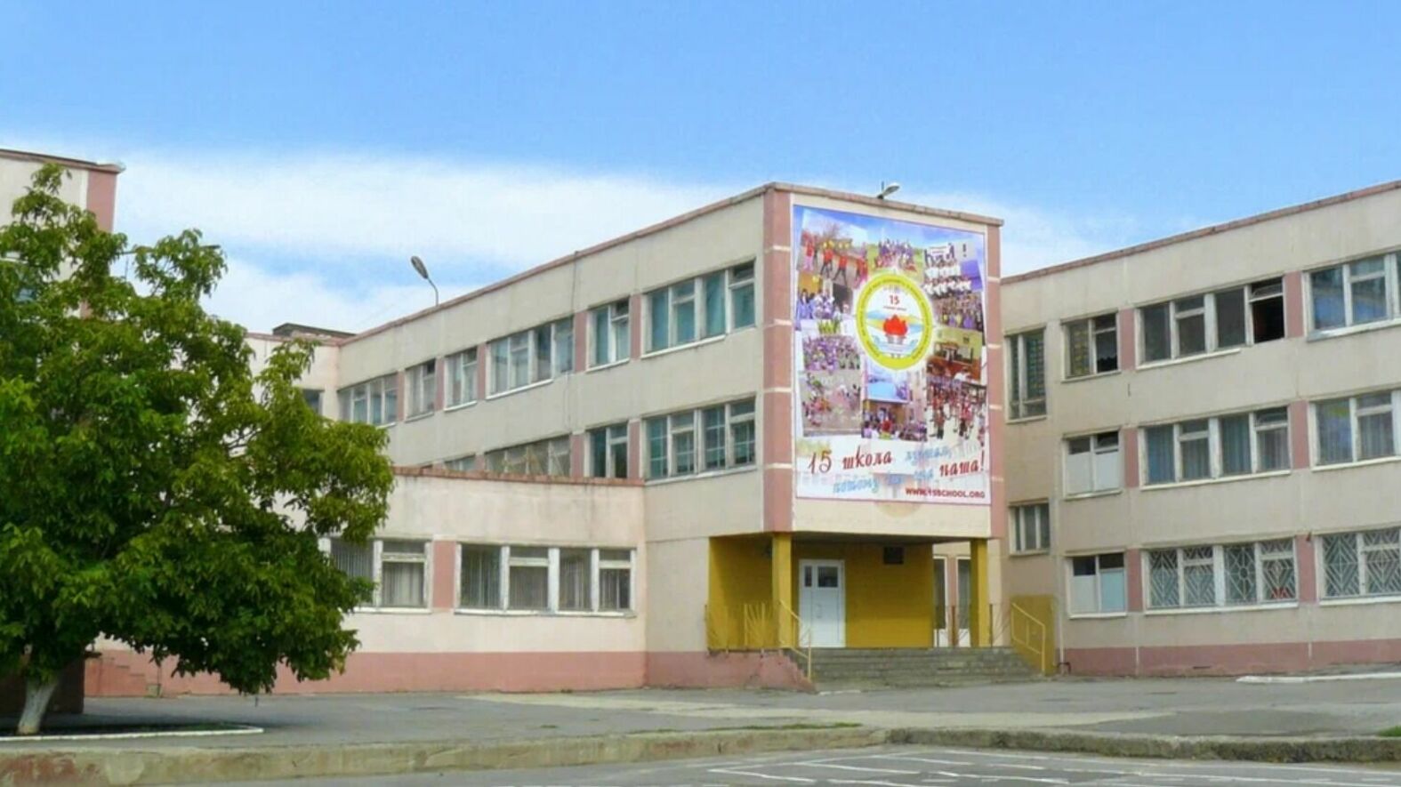 Школы и медколледж эвакуировали в Волгодонске из-за угроз о бомбах
