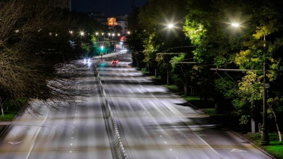 Логвиненко: в текущем году в Ростове заменили почти 40 тысяч уличных светильников
