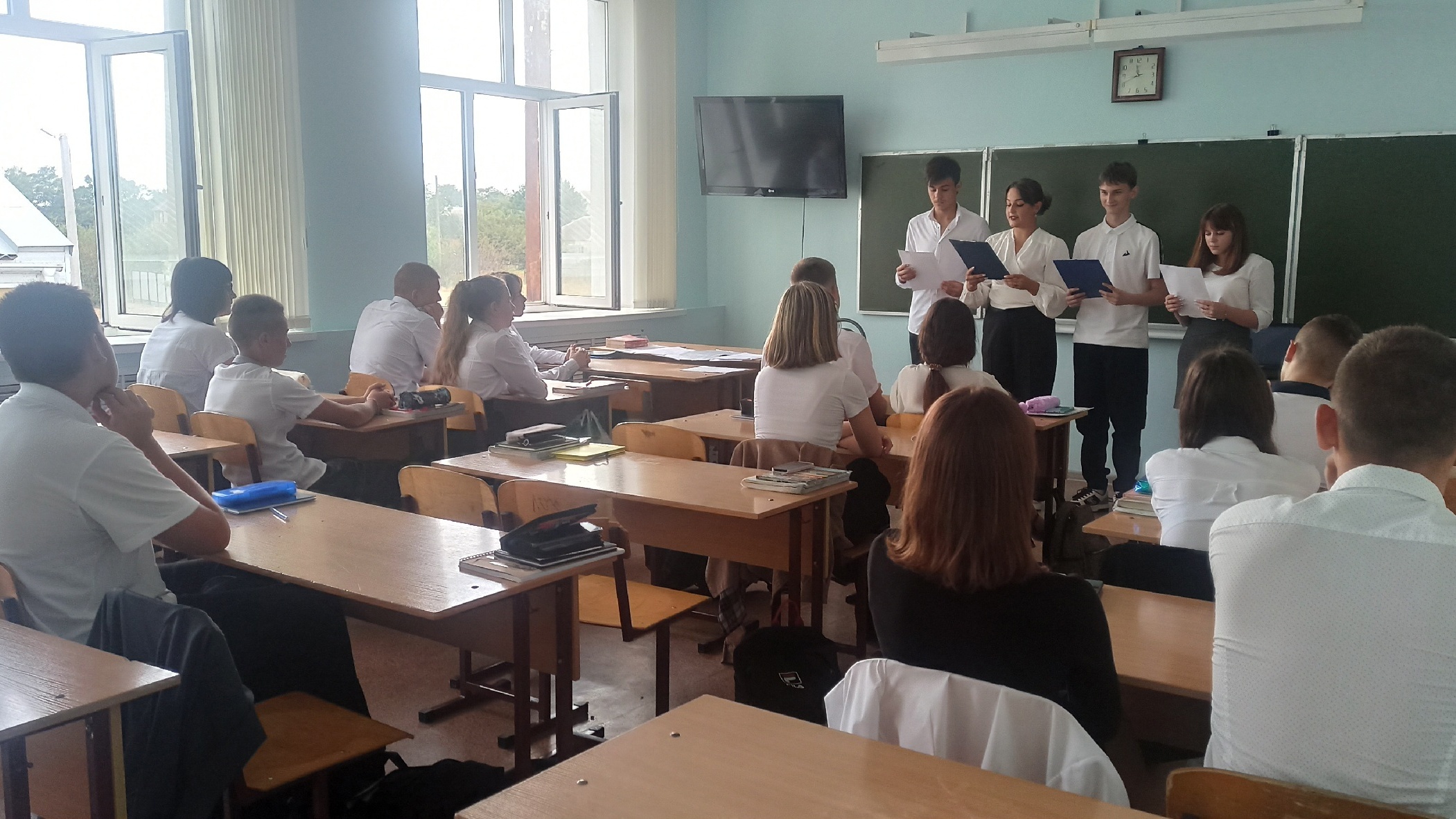 В Ростовской области не стали отменять занятия после резни в школе под Таганрогом