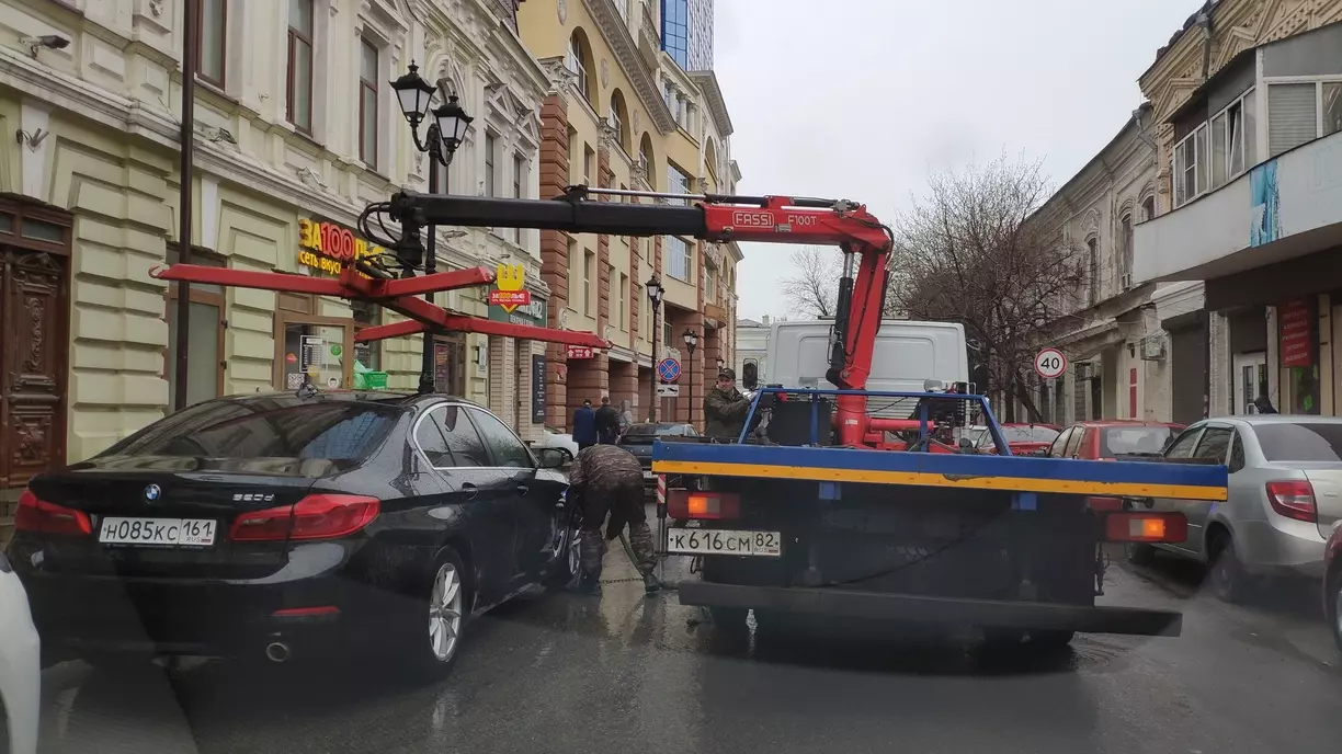 Ростовский юрист объяснил, что грозит автохамам, паркующимся в пешеходных зонах