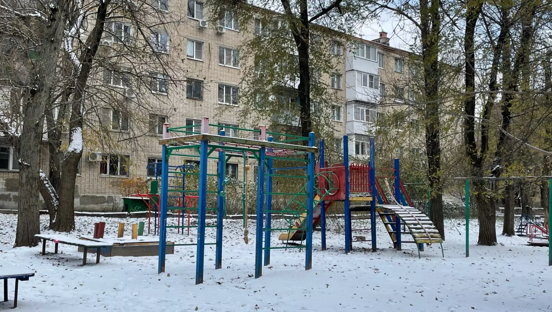 Более 60% игровых площадок Ростовской области признали опасными для детей