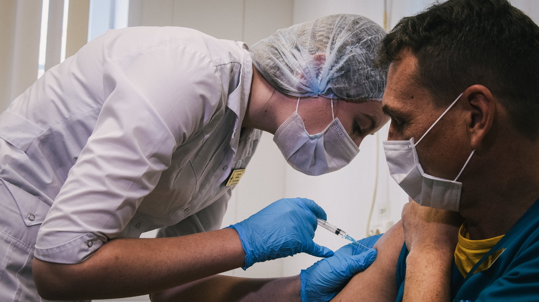 Больше 25 тыс жителей Ростовской области полностью прошли вакцинацию от коронавируса