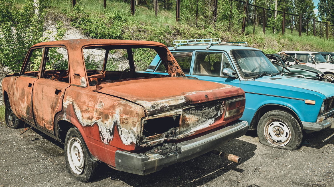 В Ростове закончились места на стоянках для брошенных автомобилей