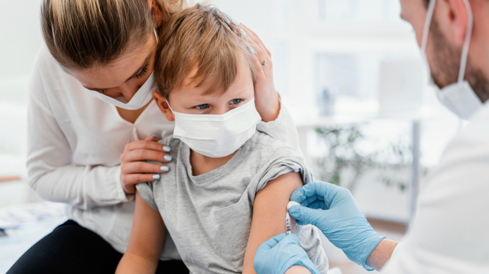Вакцинация детей от коронавируса в России: ответы на наиболее частые вопросы