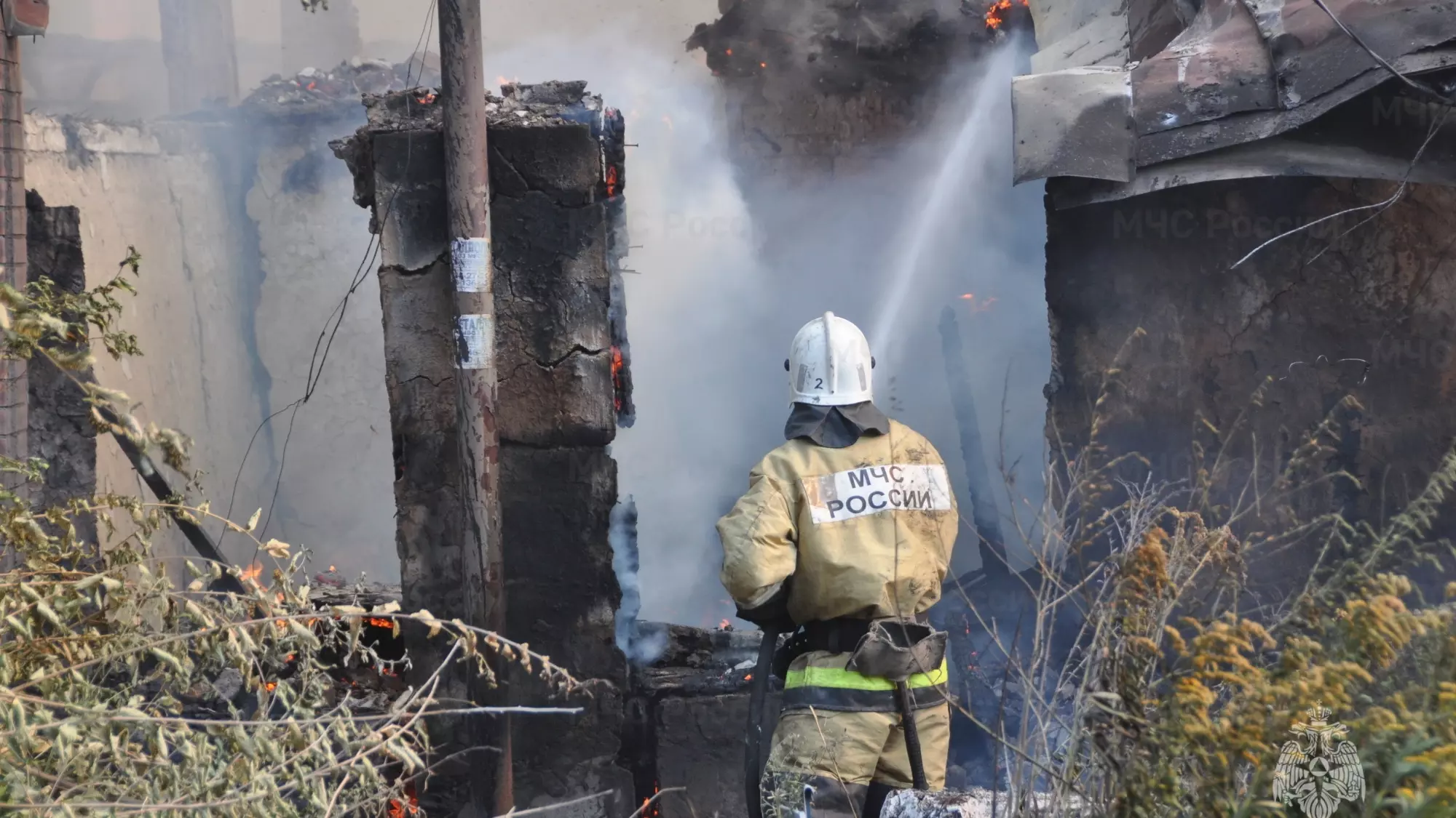 Ростовчане услышали звук взрыва перед пожаром в старинном доме на Ульяновской
