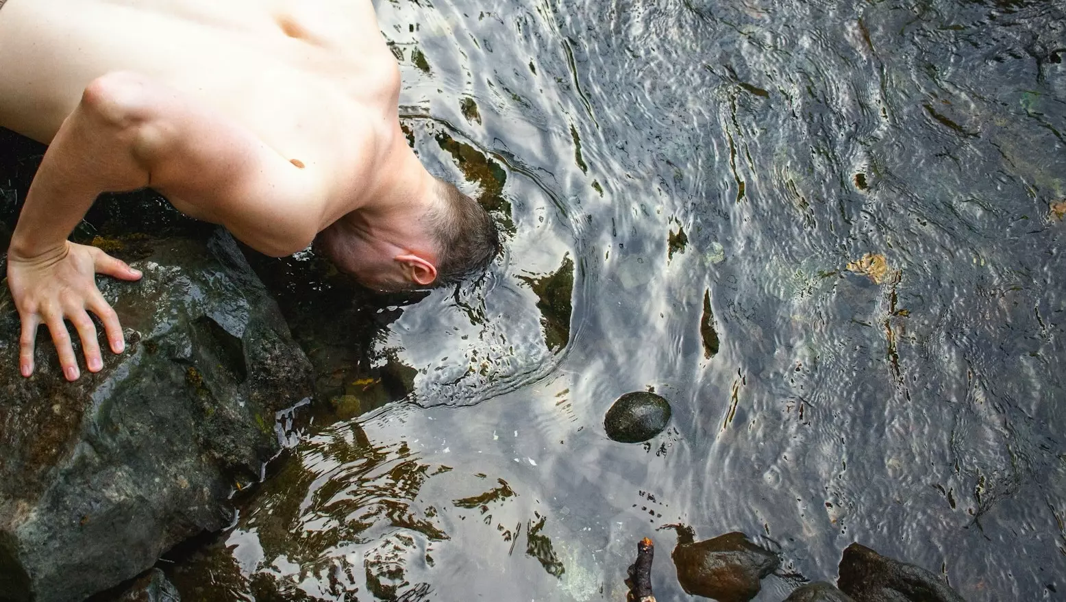 Барбер Еременко рассказал, почему ростовчанам не стоит мыть голову холодной водой