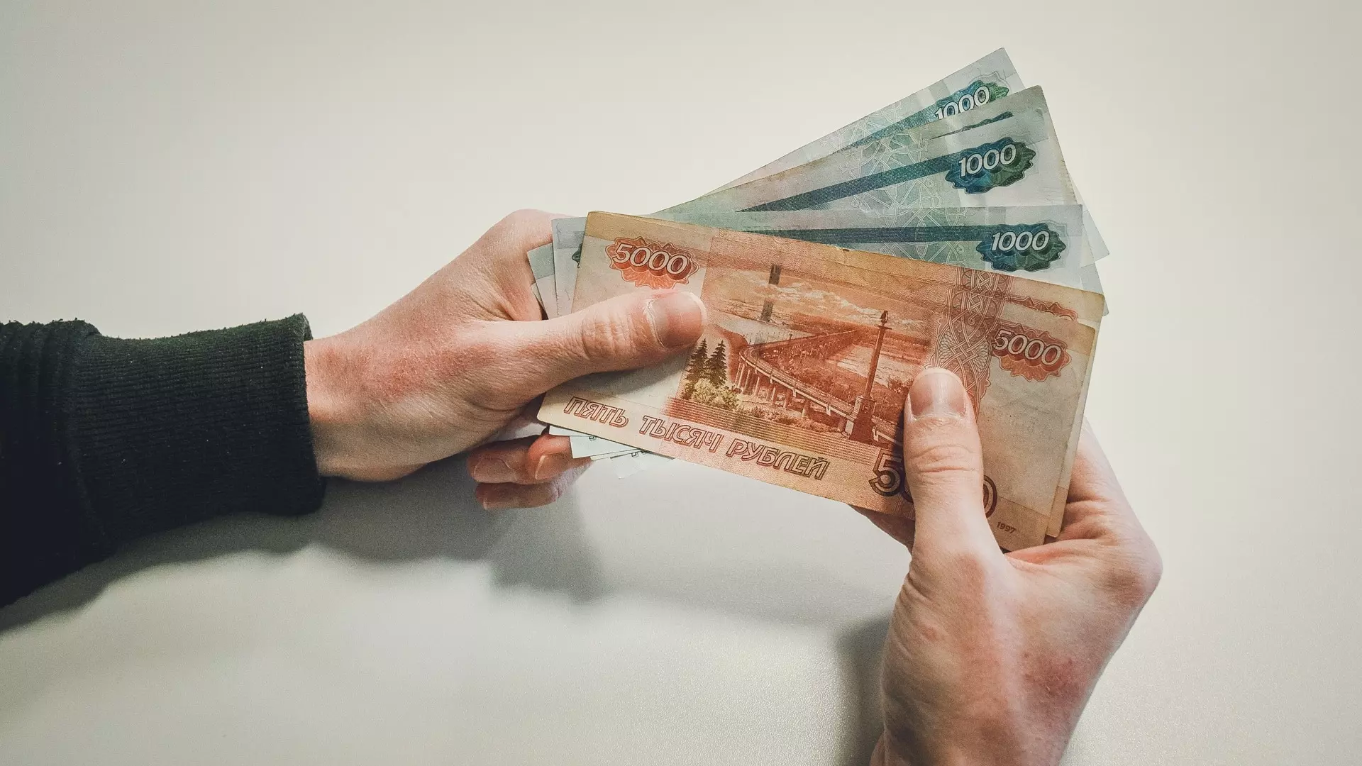 Расходы Ростовской области на зарплаты госслужащих выросли вдвое в 2023 году