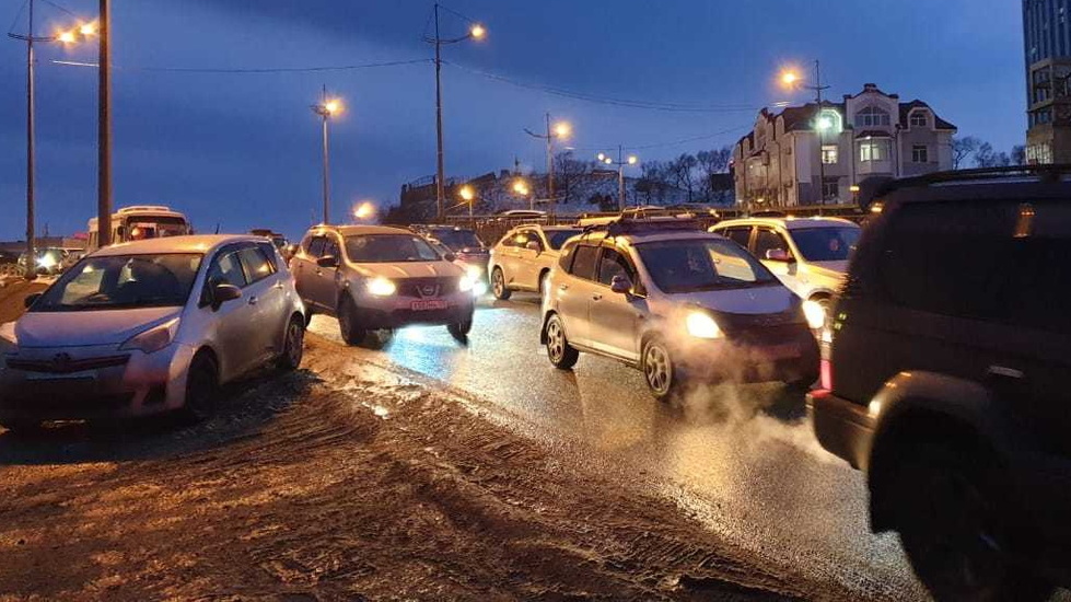 Все праздники возможны пробки на дорогах в Ростове