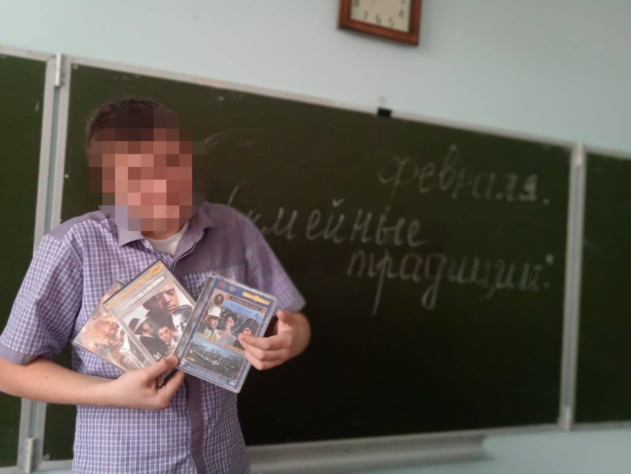 В Ростовской области назвали подробности о напавшем на людей у школы подростке