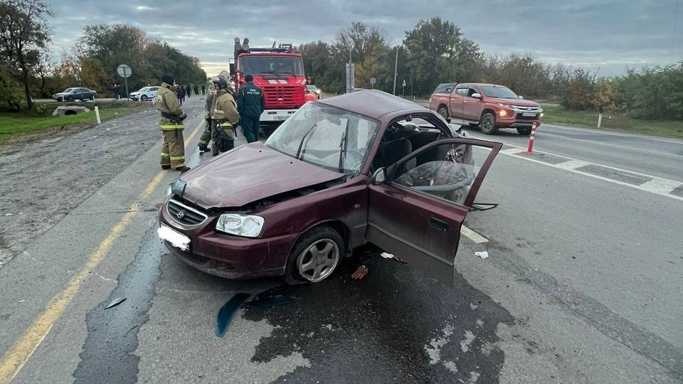 Водитель погиб в аварии с внедорожником в Ростовской области