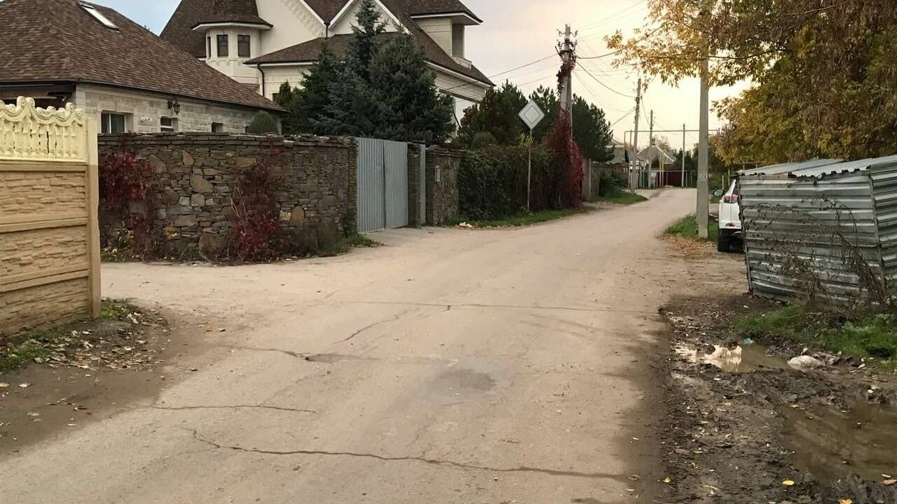 В Ростовской области сбили 8-летнюю девочку, перебегавшую дорогу вне перехода