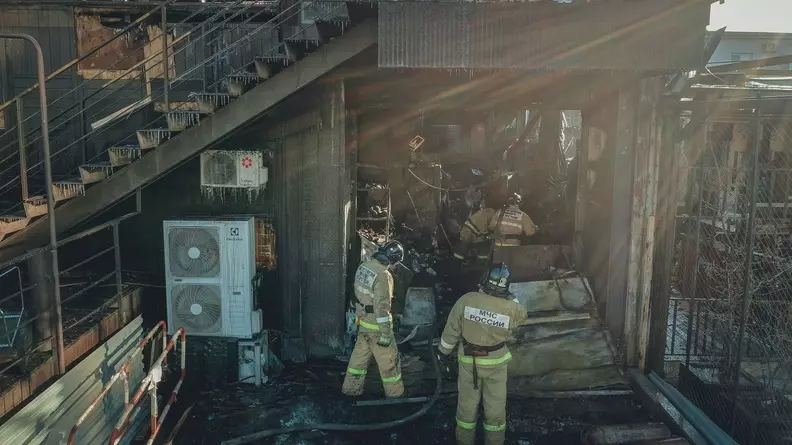 Житель в Ростове-на-Дону сжег гараж с находившимся внутри людьми