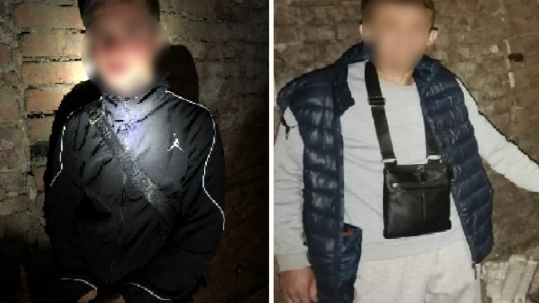 В Ростове двое парней пытались перекинуть в колонию психотропные таблетки