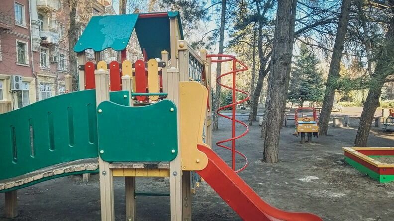 На Западном в Ростове провалили благоустройство детских площадок
