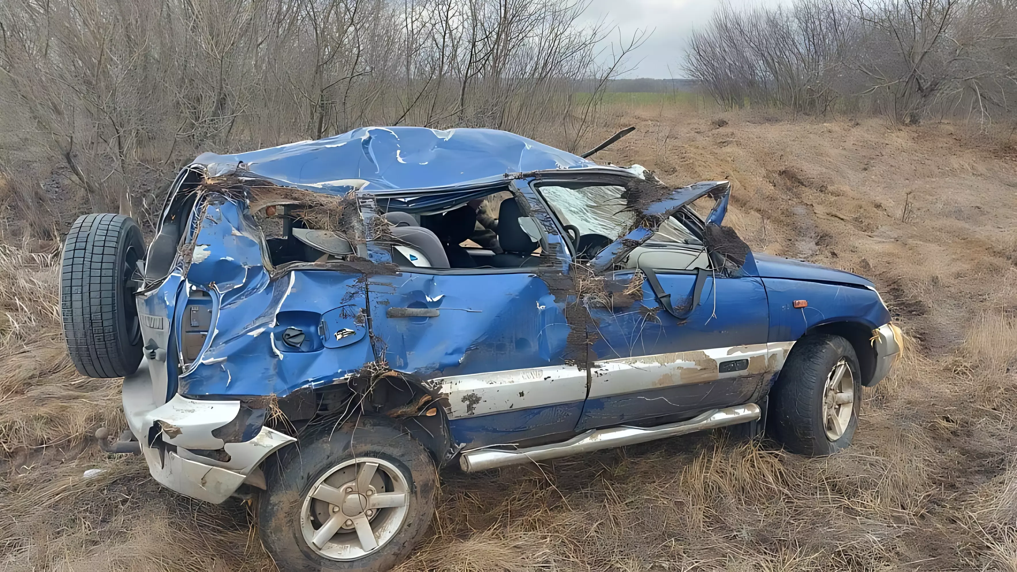 Годовалый малыш погиб в аварии с опрокидыванием авто в Ростовской области