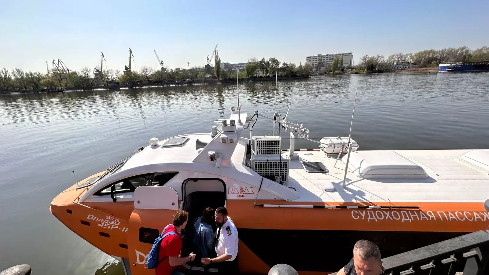 На судно «Валдай» в Ростове пассажирам не хватает мест