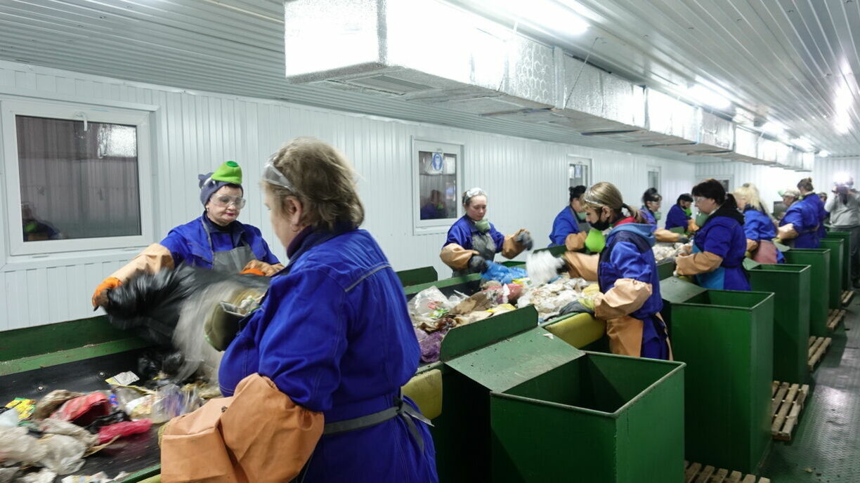 В Ростове разгребают завалы мусора, пока в Новошахтинске жители прячутся от стрелка