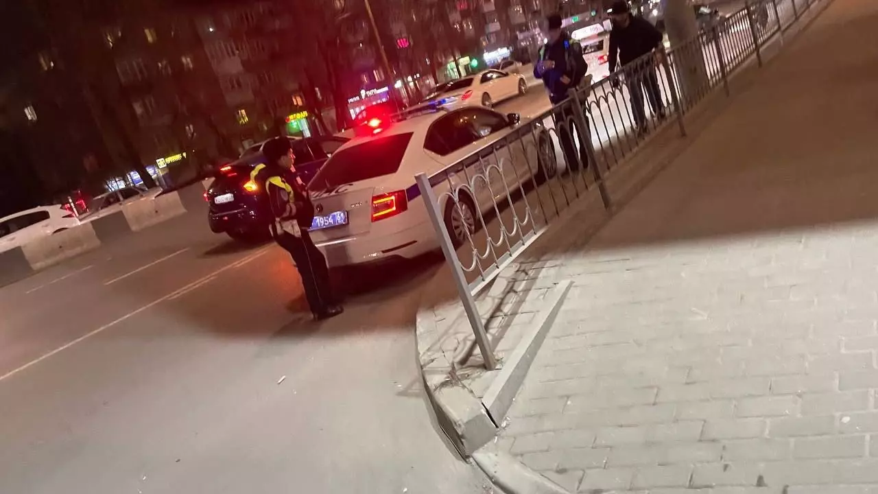 Вооруженная охрана продолжает дежурить у ТЦ Ростова